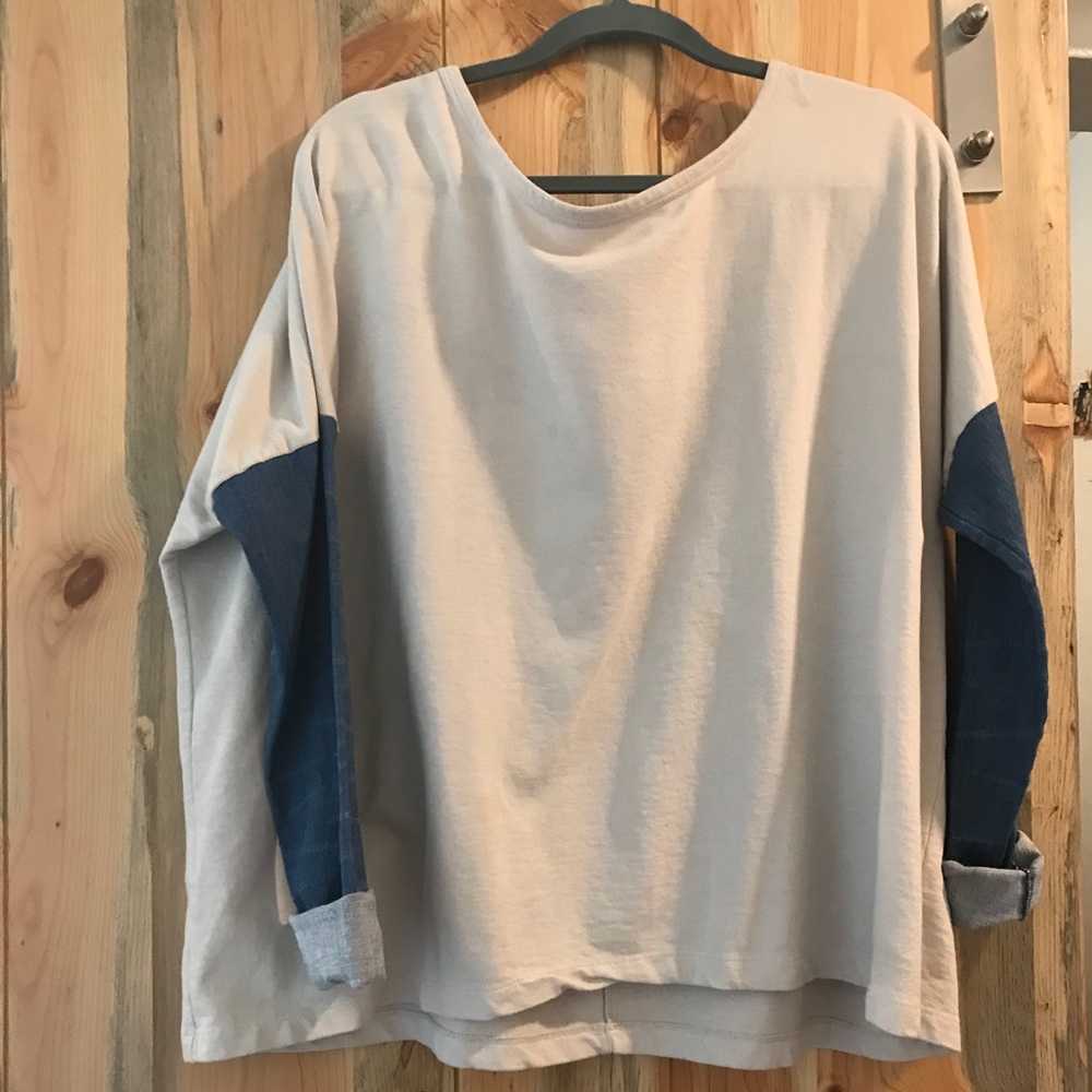 BCBG sweater
